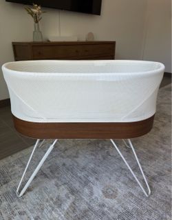 Snoo bassinet