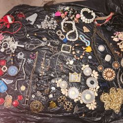 Lot Of Jewelry Broken Vintage Pieces All Craft