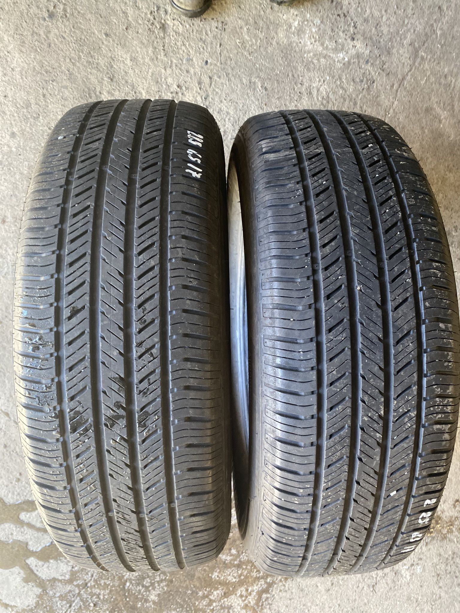 Pair Tires 225 65 17