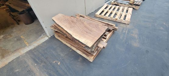Walnut wood remnants