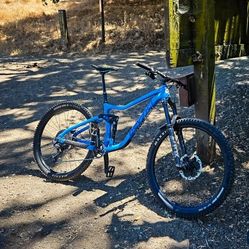 Devinci Marshall Full Suspension Mountain Bike
