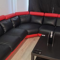 Modern Sectional Red / Black 