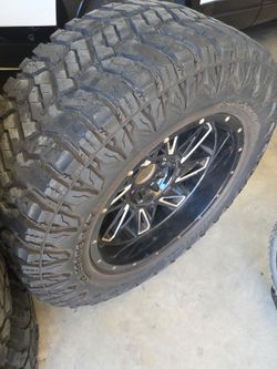 20 inch Rims and tires 35x12.5 50 R20 LT