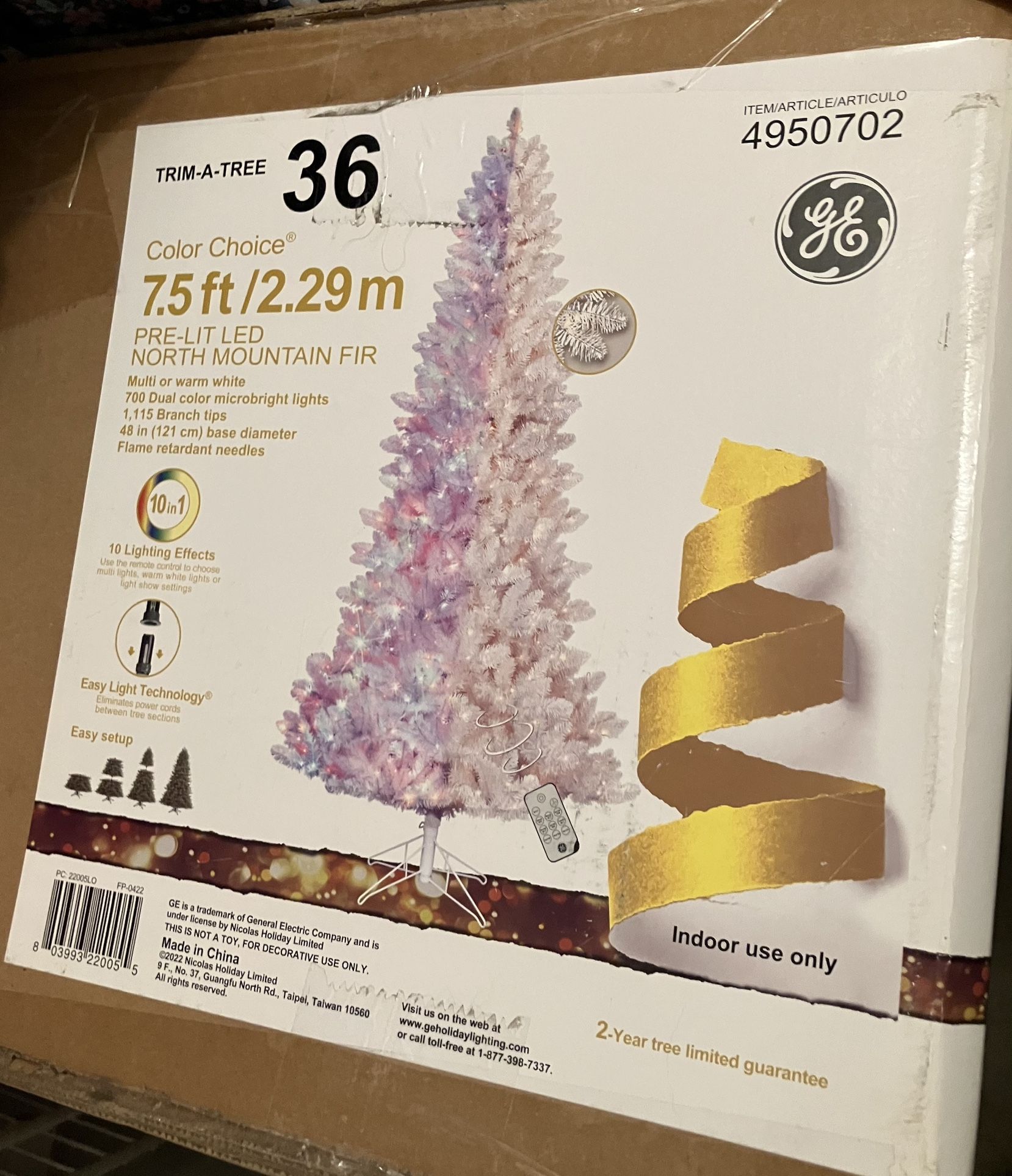 Like New - 7.5 ft North Mountain Fir White Christmas Tree 