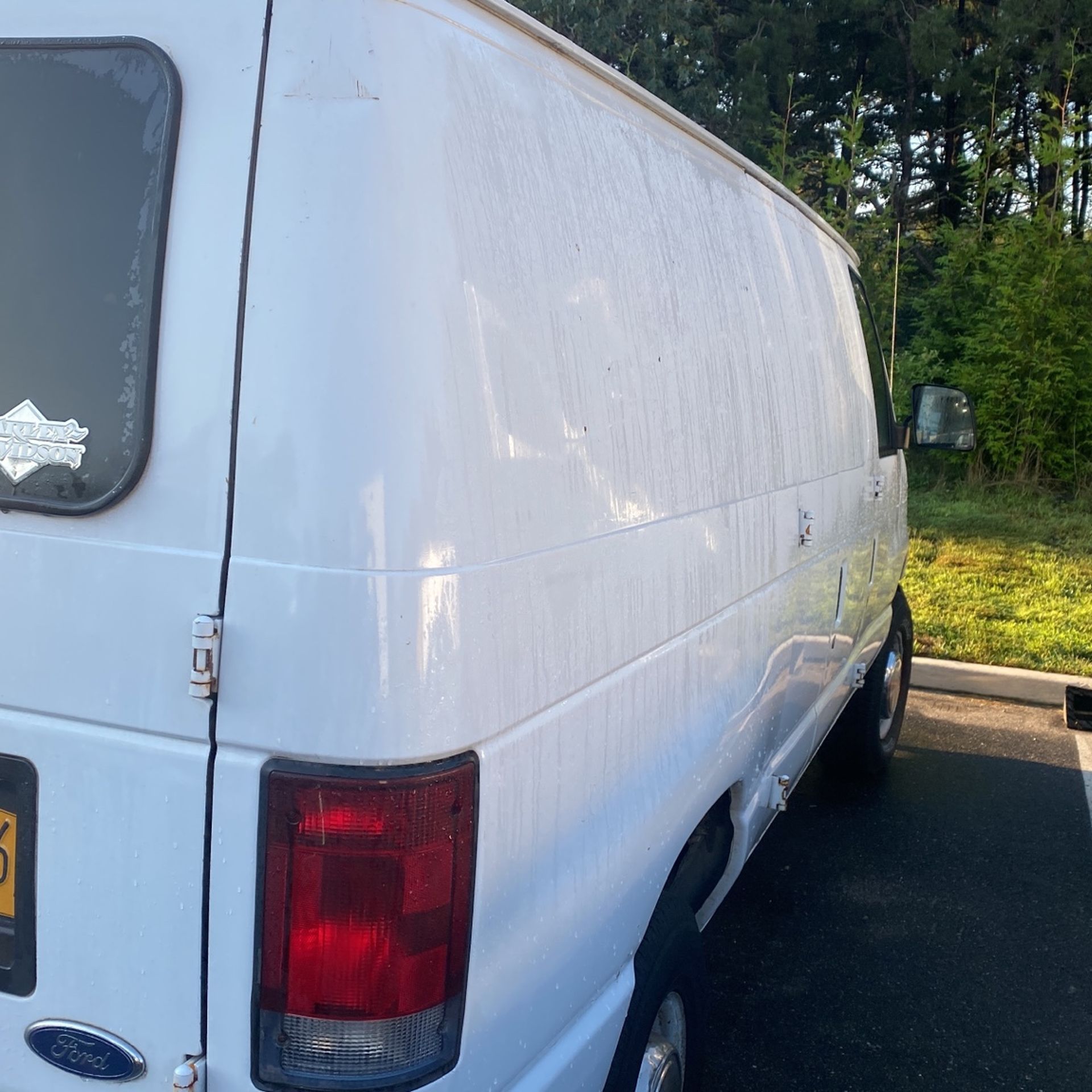 2004 Ford E-250