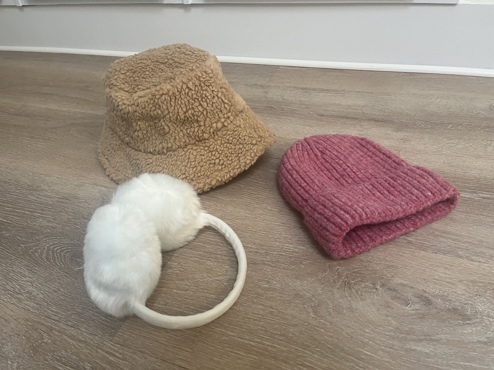 Little Girl’s Winter accessories!! New!! 