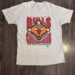 Chicago Bulls Shirt Size Large