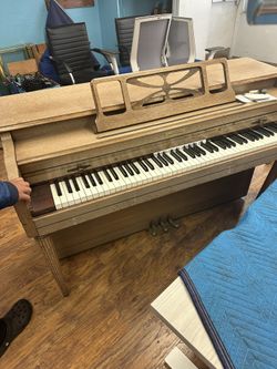 Currier Piano