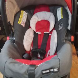 Newborn/ Infant  Car seat