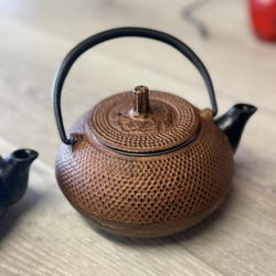 Cast iron Japanese tea pot set