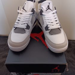 Jordan 4 Miltary Black