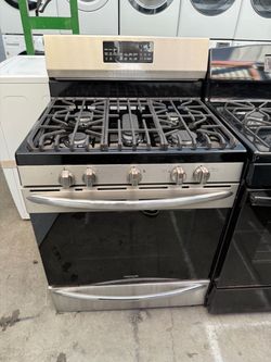 Frigidaire Stainless Steel 5 burner range stove