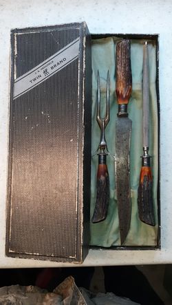 $25 Vintage Staghorn Cutlery Knife Set
