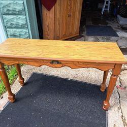 Oak Finish Contemporary Sofa Table. 