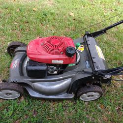 Lawn Mower Honda Harmony HRX 217 Excellent Conditions Ready For Work 