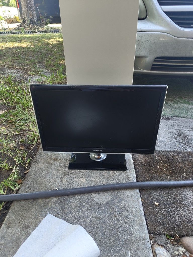 22" Samsung LCD Monitor