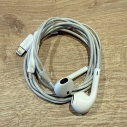 Apple Lightening Headphones 