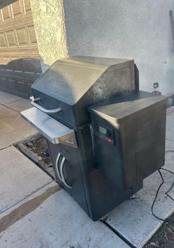 TRAEGER SILVERTON 620 PELLET GRILL SMOKER USED WORKS GREAT