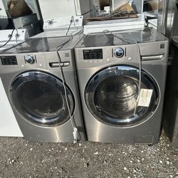 Lg Front Load Washer And Gas Dryer 