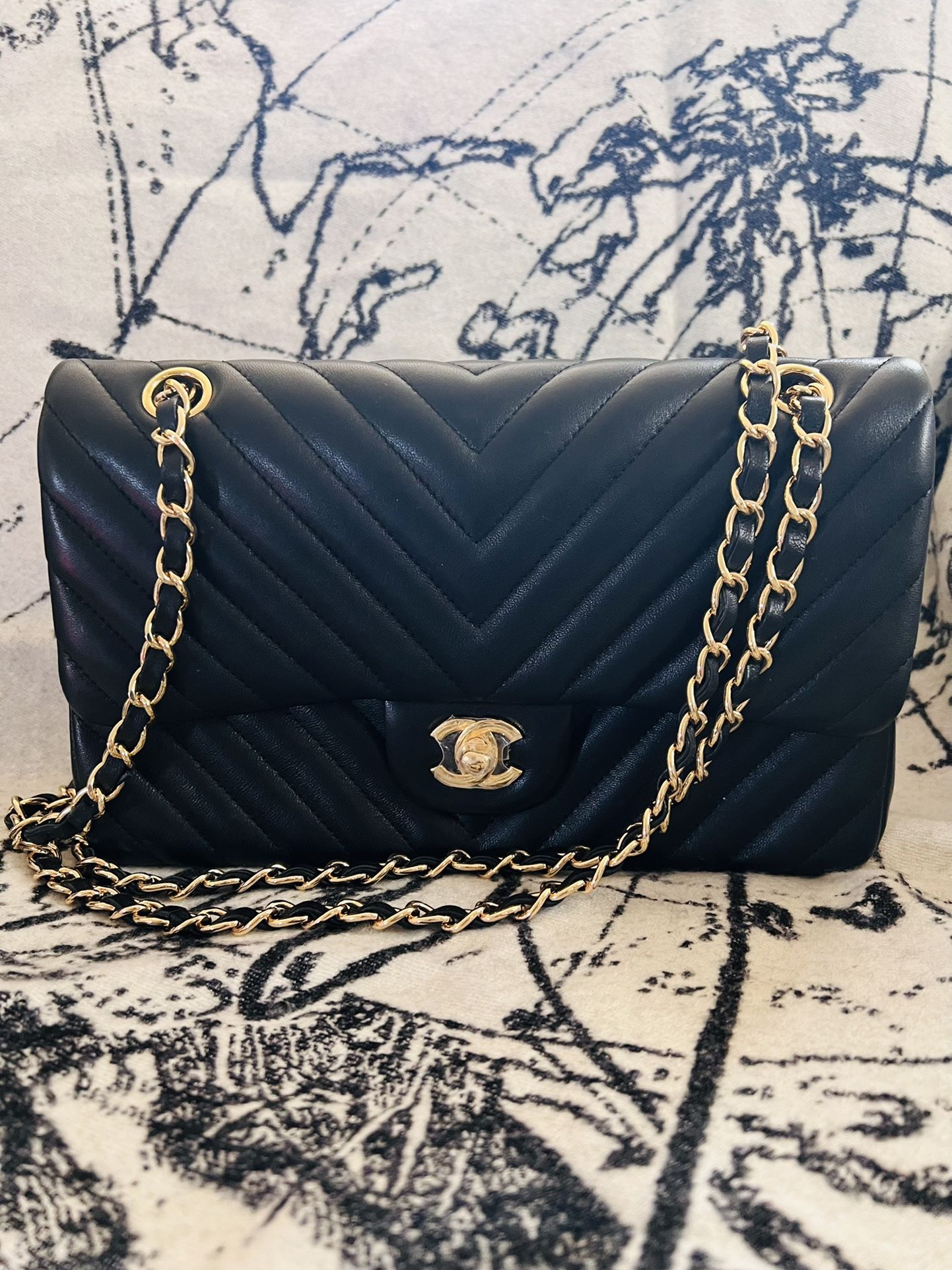 Flap Leather Bag In Black And Gold Hardware