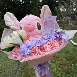 Bouquets And Box With Eternal Roses 