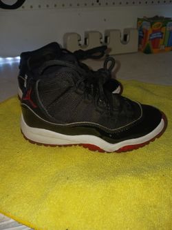 Jordan 11s Size  11.5 Kids