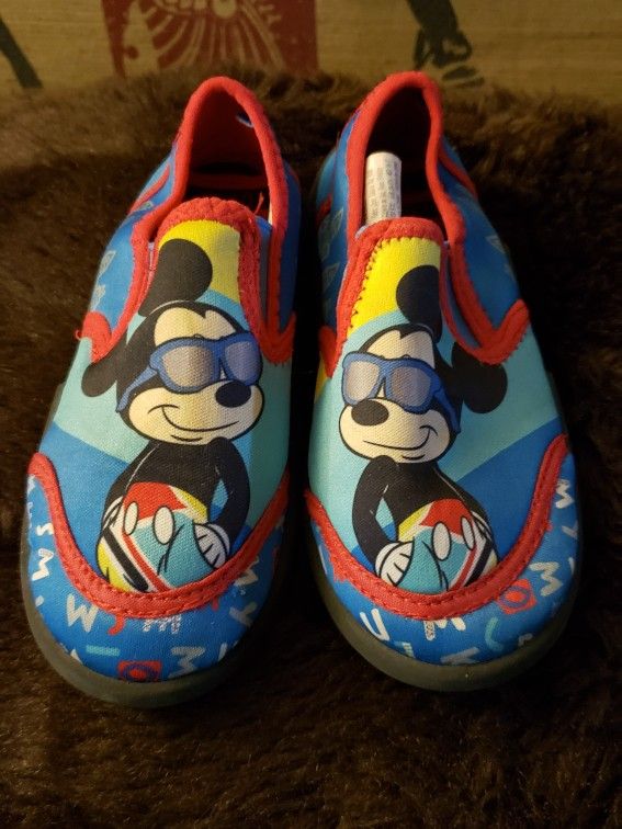 Kids Mickey Mouse Water Shoes, Size 9/10