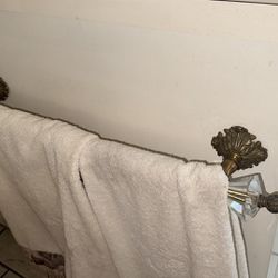 Towel rack & bathroom fixtures