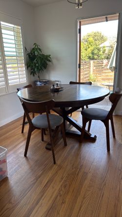 Round 48 Ethan Allen dining table-mohagony