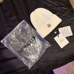 White moncler beanie