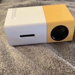 Mini Projector 