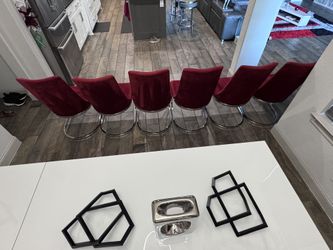 6 Dinning Chairs