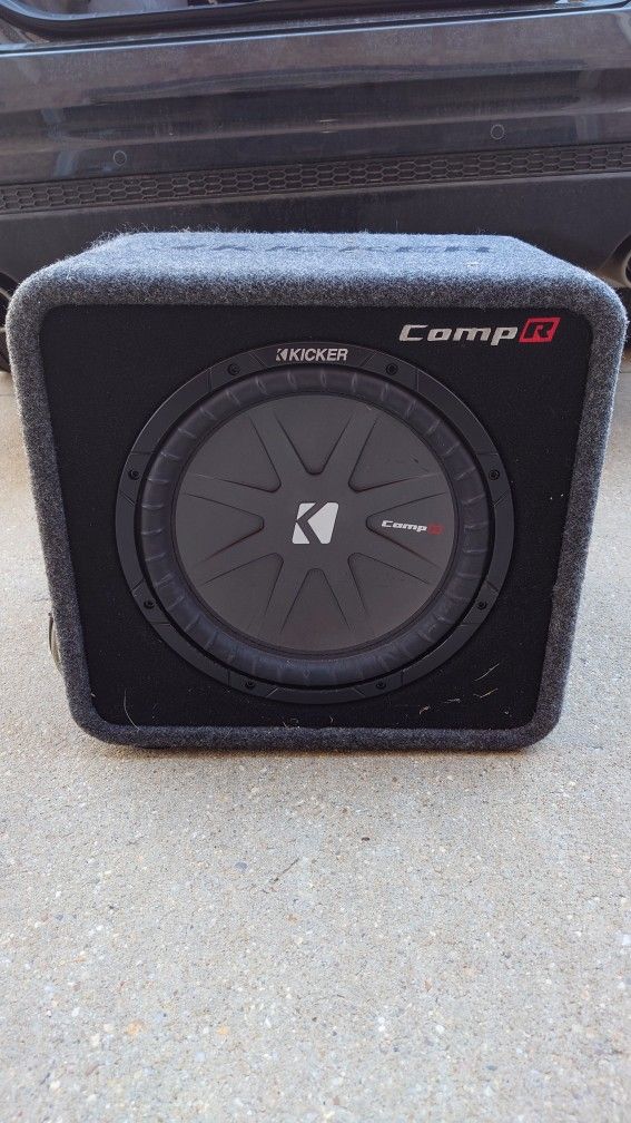 Kicker 12" Comp R with Alpine Amp