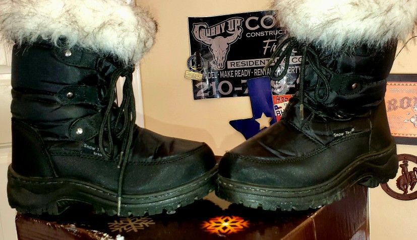 SNOW TEC KIDS BOOTS SIZE 12