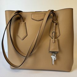 DKNY told back with Wallet