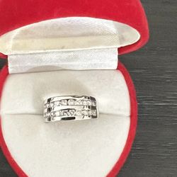14 Karat White Gold Ring With Diamond 