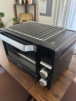 Calphalon toaster oven 60$