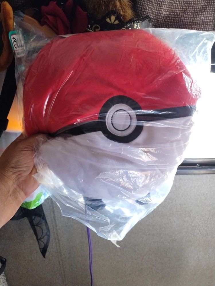 Pokemon Backpack Ball