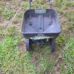 Scott's Turf Builder Seed Feeder 
