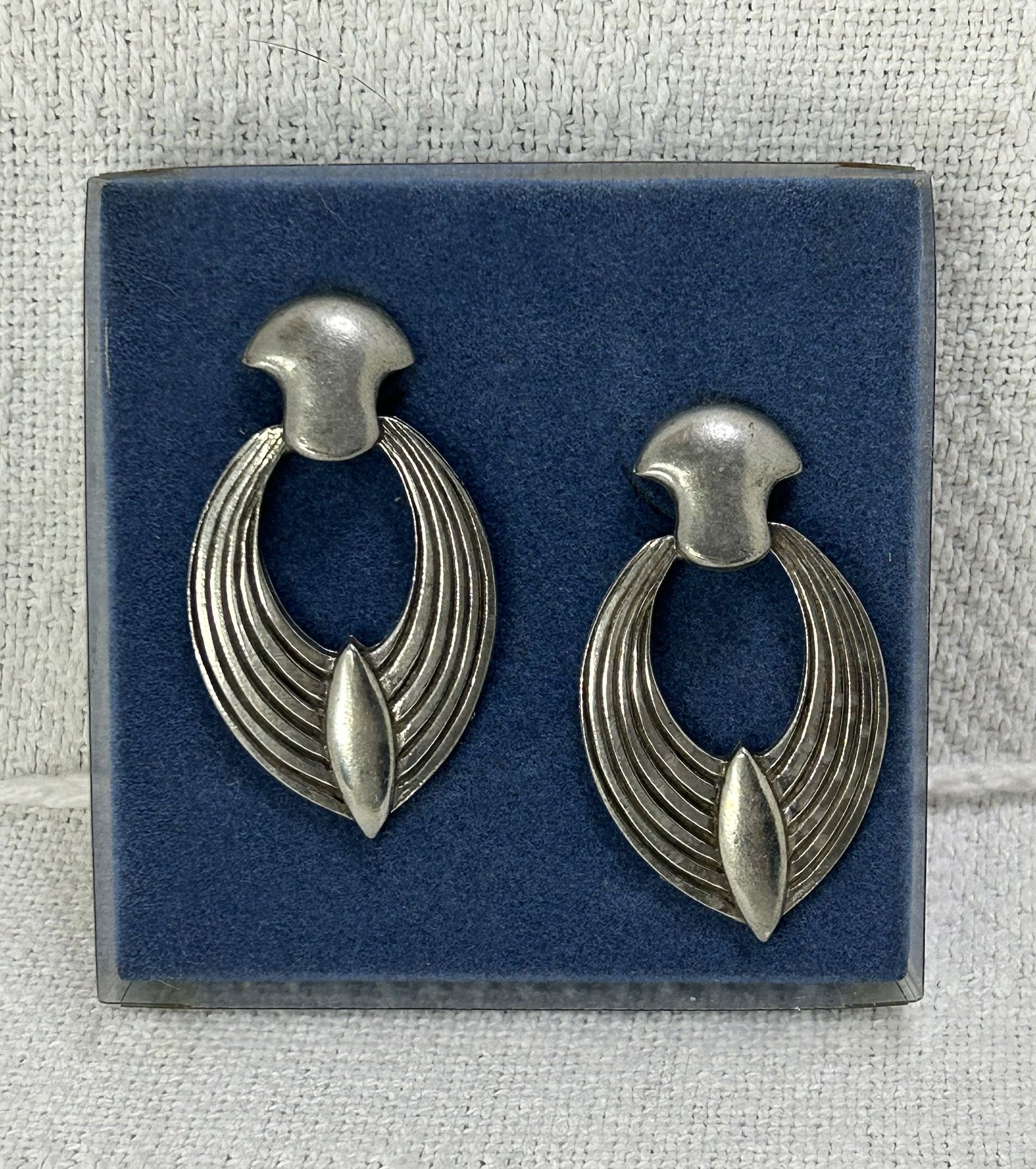 Vintage 1991 Seagull Pewter Dangle Silver Tone Earrings Canada NWOT