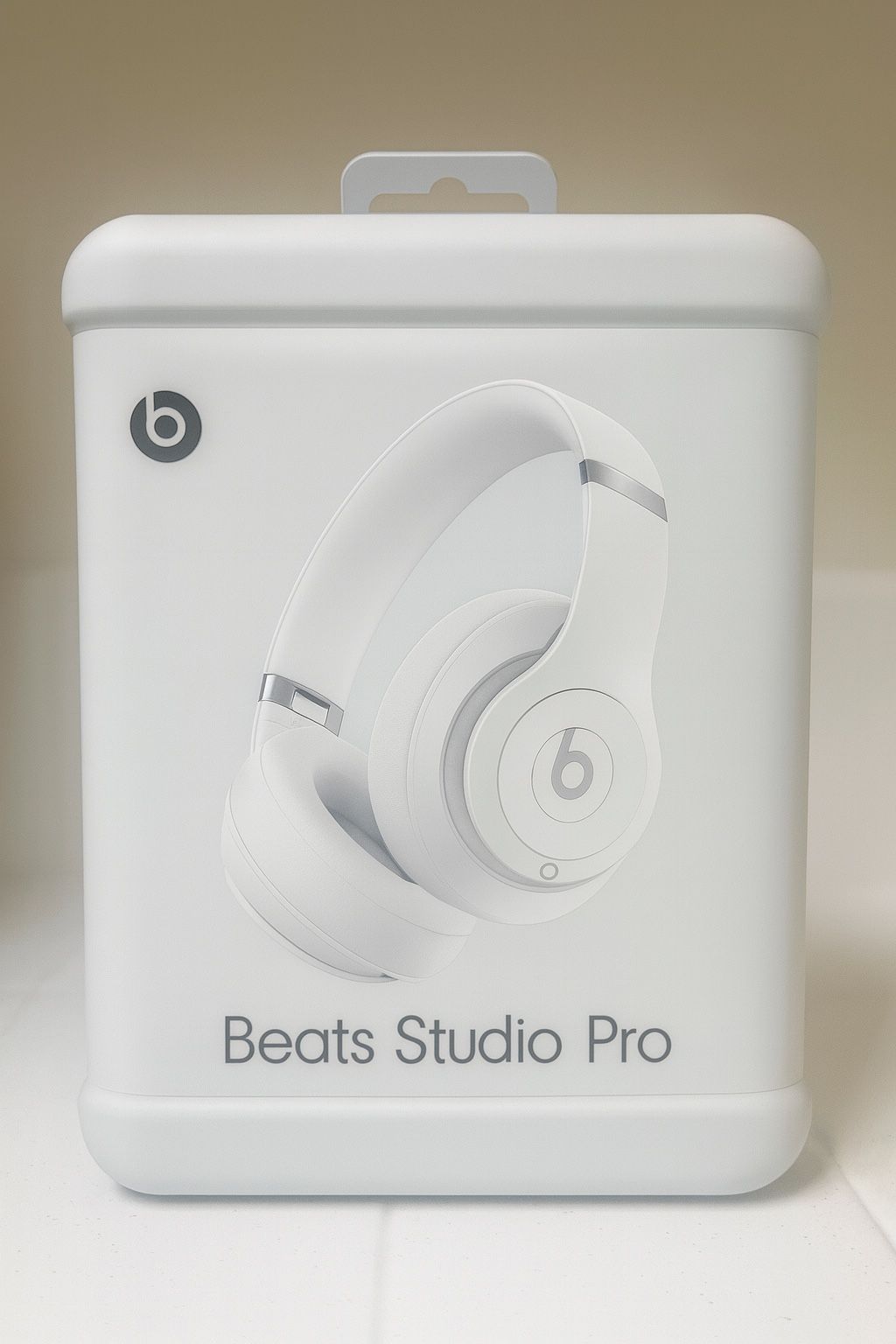 🎧 Beats Bluetooth Headphones 