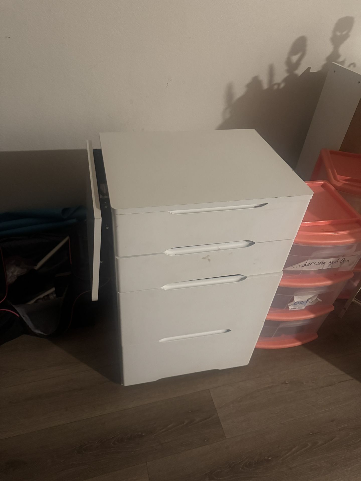 Small Space vanity-Mirror Is Broken