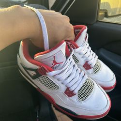 Jordan Fire Red 4’s (GS) 6.5 (USED)