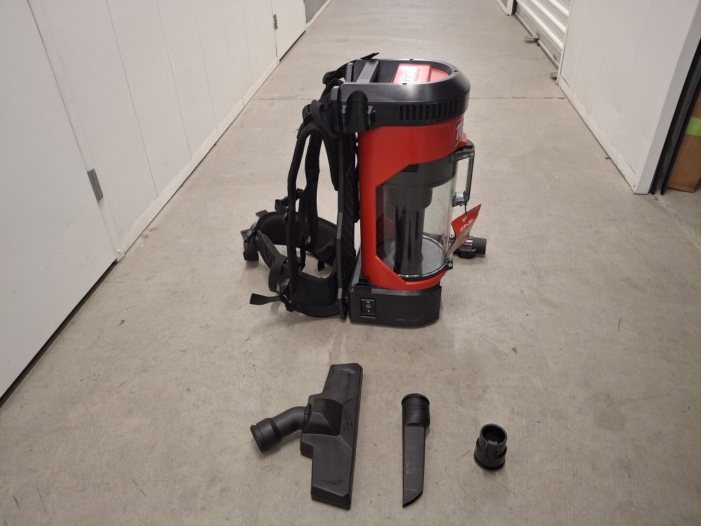Milwaukee Back Support Portable Vacuum