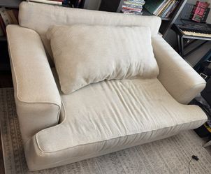 Loveseat from Nebraska Furniture Mart – Cash Only