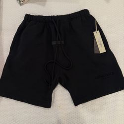 Essentials Shorts 