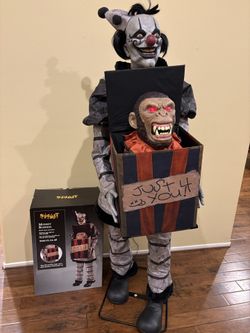 Spirit Halloween "Monkey Business" 6.5ft Clown Animatronic (Mint Condition / Fully Functional)