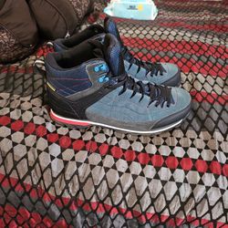 Stylish Work Boots Bearpaw Size 10 