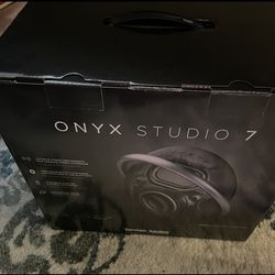 harman/kardon- onyx studio 7