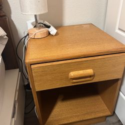 Free nightstand